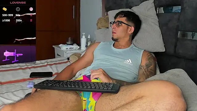 iamcamiloo  online show from 09/18/25, 05:31