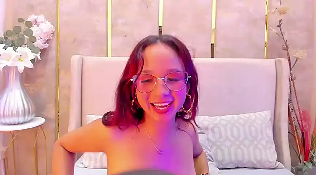 MelanieRoah online show from 03/22/25, 01:54