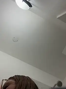 Snapshot of MelanieRoah chatting on 10/22/25, 01:11 MelanieRoah online show from 10/22/25, 01:11