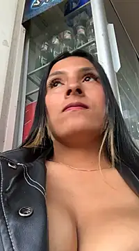 cami leon online show from 01/10/25, 01:21