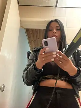 cami leon online show from 02/25/25, 07:36