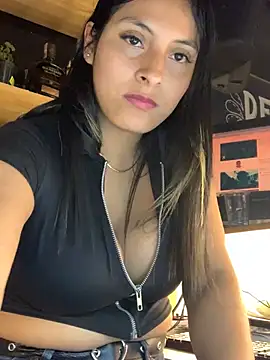 cami leon online show from 02/28/25, 05:04