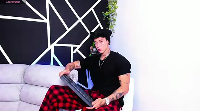 JUSTIN FULLER1 online show from 02/15/25, 07:28