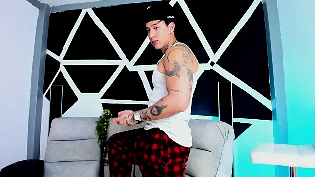 JUSTIN FULLER1 online show from 10/16/25, 06:09