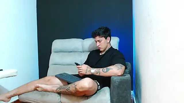 JUSTIN FULLER1 online show from 06/26/26, 12:59