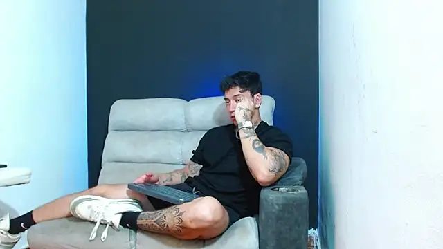 JUSTIN FULLER1 online show from 07/07/26, 01:08