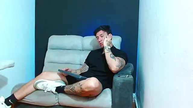 JUSTIN FULLER1 online show from 07/10/26, 05:34