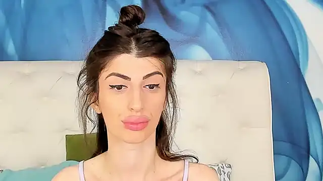 SkinnyDolly online show from 11/09/25, 03:05