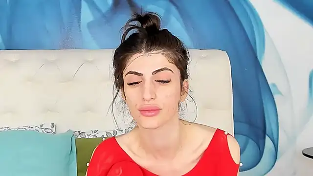 SkinnyDolly online show from 11/29/25, 03:20