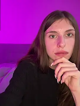 emma05 online show from 12/10/24, 08:08