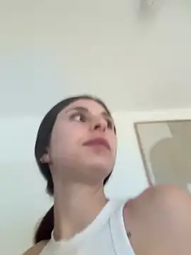 emma05 online show from 12/11/24, 11:41
