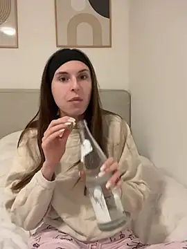 emma05 online show from 12/14/24, 07:25