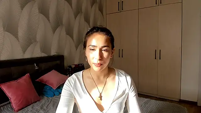 Snapshot of Bambiii_bby chatting on 09/25/25, 02:37 Bambiii bby online show from 09/25/25, 02:37