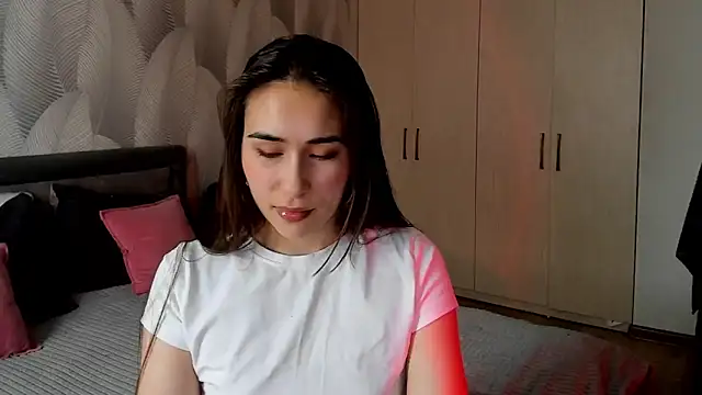 Snapshot of Bambiii_bby chatting on 03/24/26, 02:16 Bambiii bby online show from 03/24/26, 02:16
