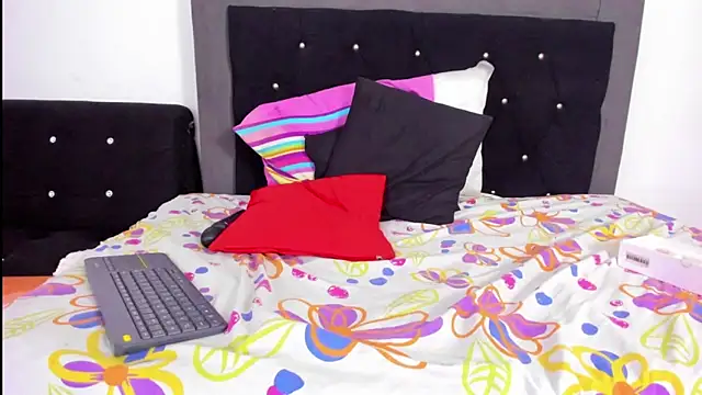 skaysanchez1 online show from 01/29/25, 06:50