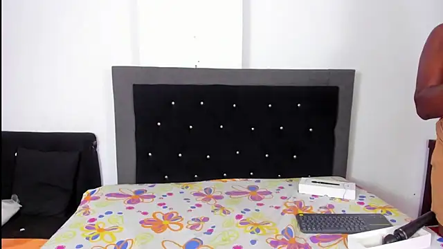 skaysanchez1 online show from 02/03/25, 03:06