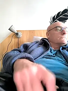 bogland33 online show from 02/03/25, 10:47