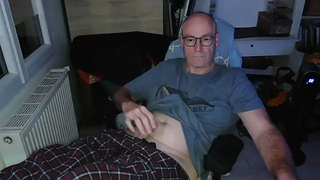 bogland33 online show from 02/19/25, 11:04
