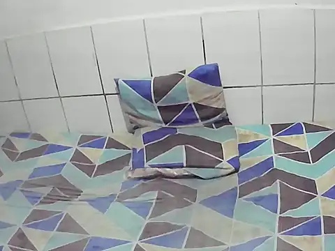 Snapshot of pierdona chatting on 10/29/25, 07:48 pierdona online show from 10/29/25, 07:48