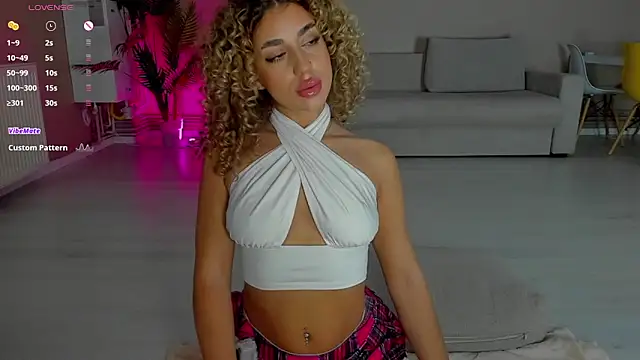 CurlyAnt0 online show from 11/12/25, 07:42