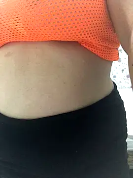 Snapshot of ahross chatting on 11/08/25, 10:37 ahross online show from 11/08/25, 10:37