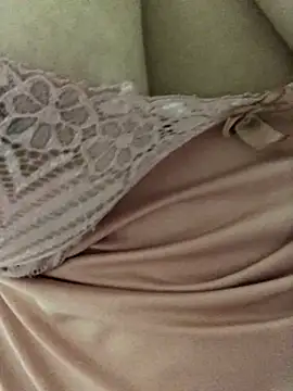 Snapshot of ahross chatting on 11/15/25, 10:59 ahross online show from 11/15/25, 10:59