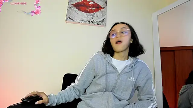 its  angelica  online show from 12/11/24, 05:48