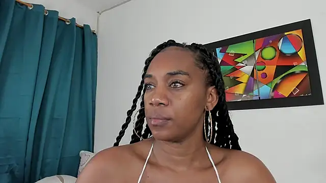 aisha w10 online show from 01/31/25, 12:18