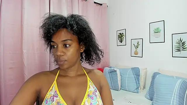 aisha w10 online show from 02/21/25, 01:22