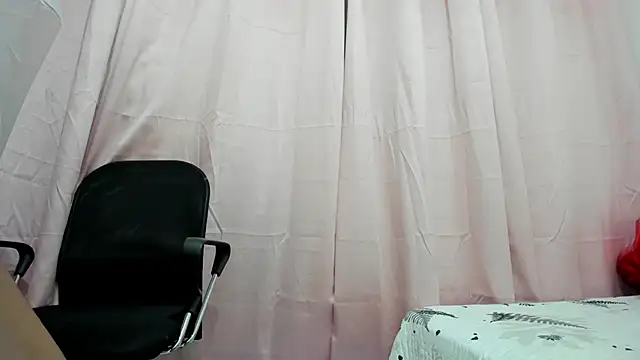 aisha w10 online show from 02/21/25, 04:26