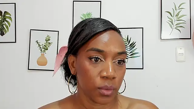 aisha w10 online show from 02/24/25, 12:48