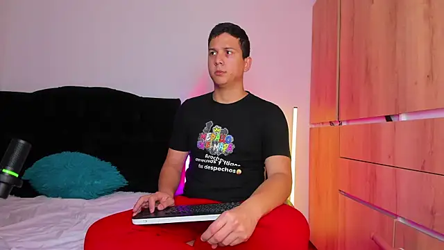 ANDREZALVAREZ online show from 11/07/25, 01:55