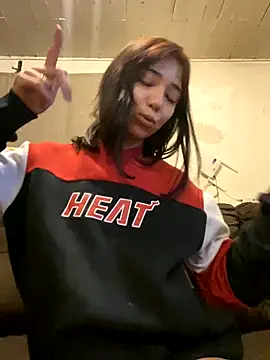 kittyprettybby online show from 10/04/25, 11:25