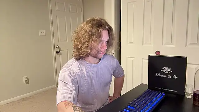 Snapshot of DaddydayDrinkzz chatting on 03/12/25, 06:07 DaddydayDrinkzz online show from 03/12/25, 06:07