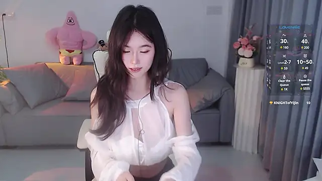 YiJin-a online show from 12/06/24, 01:44