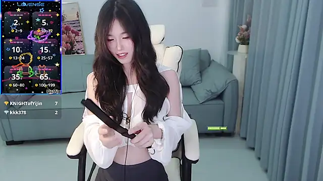 YiJin-a online show from 12/30/24, 03:46