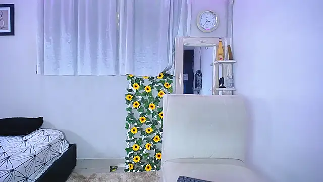 alaia 03 online show from 12/14/24, 12:33
