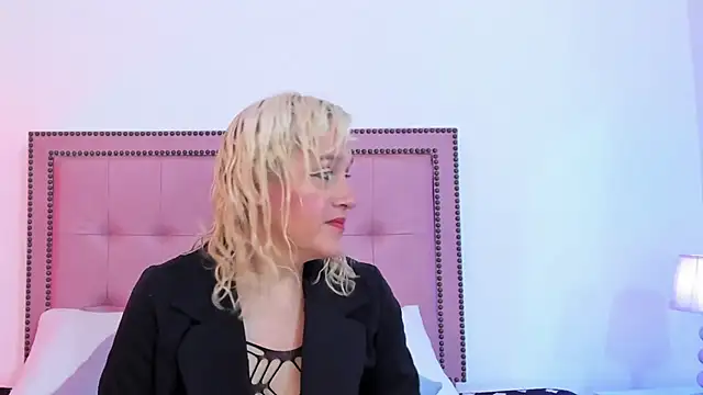 CarolinaGlamour online show from 01/30/25, 07:48