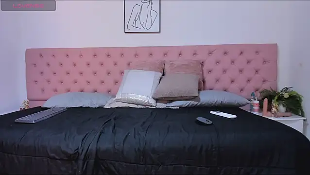 Snapshot of CarolinaGlamour chatting on 11/23/25, 02:22 CarolinaGlamour online show from 11/23/25, 02:22