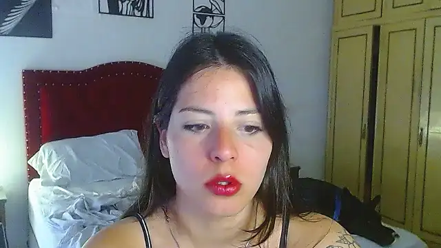 Snapshot of Alma-Mora chatting on 09/19/25, 10:27 Alma-Mora online show from 09/19/25, 10:27