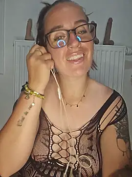 lindsay 33off online show from 06/30/26, 07:04