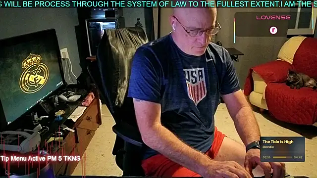 Snapshot of Pilot_Dave_69 chatting on 09/23/25, 04:15 Pilot Dave 69 online show from 09/23/25, 04:15