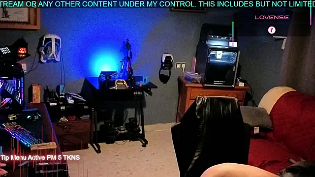 Snapshot of Pilot_Dave_69 chatting on 10/05/25, 06:23 Pilot Dave 69 online show from 10/05/25, 06:23