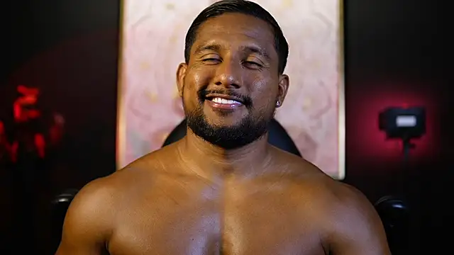 Snapshot of CallumMuscle chatting on 10/16/25, 11:17 CallumMuscle online show from 10/16/25, 11:17