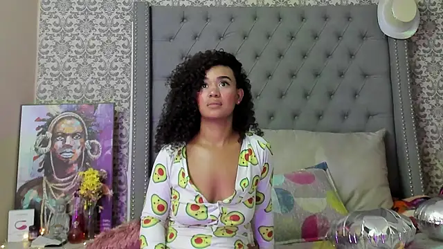 Snapshot of evafoxs chatting on 12/11/24, 04:28 evafoxs online show from 12/11/24, 04:28