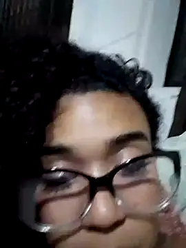 Snapshot of evafoxs chatting on 12/13/24, 03:05 evafoxs online show from 12/13/24, 03:05