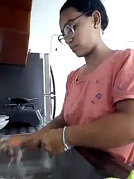 Snapshot of evafoxs chatting on 01/07/25, 12:13 evafoxs online show from 01/07/25, 12:13