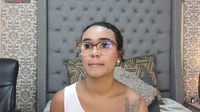 Snapshot of evafoxs chatting on 03/21/25, 01:12 evafoxs online show from 03/21/25, 01:12