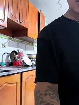 Snapshot of evafoxs chatting on 09/09/25, 10:42 evafoxs online show from 09/09/25, 10:42