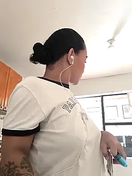 Snapshot of evafoxs chatting on 09/10/25, 06:30 evafoxs online show from 09/10/25, 06:30